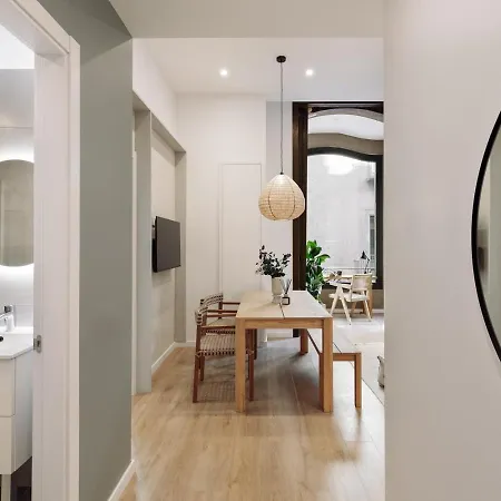Baronissi - 2 Bedrooms And Terrace In Ciutat Vella Barcelona